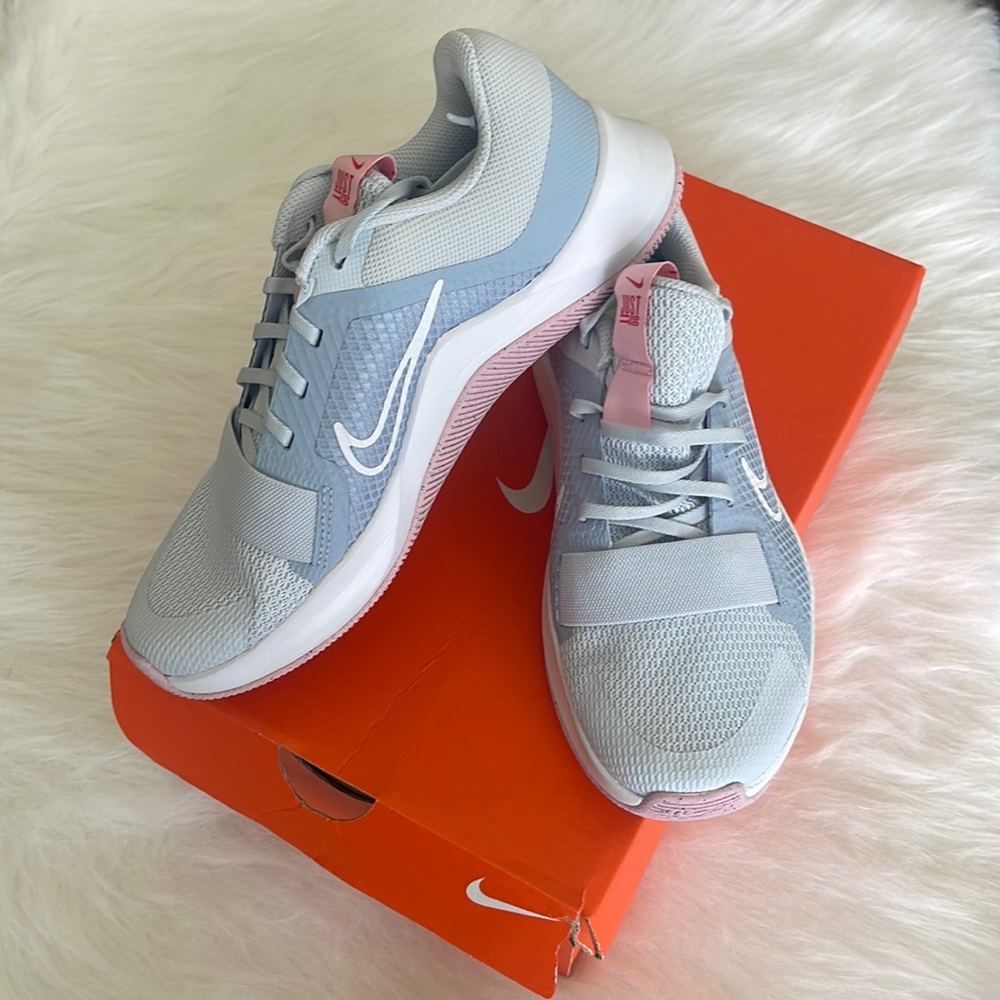 NiB Women’s Nike MC Trainer 2 Sneakers Workout Shoes size 6.5
